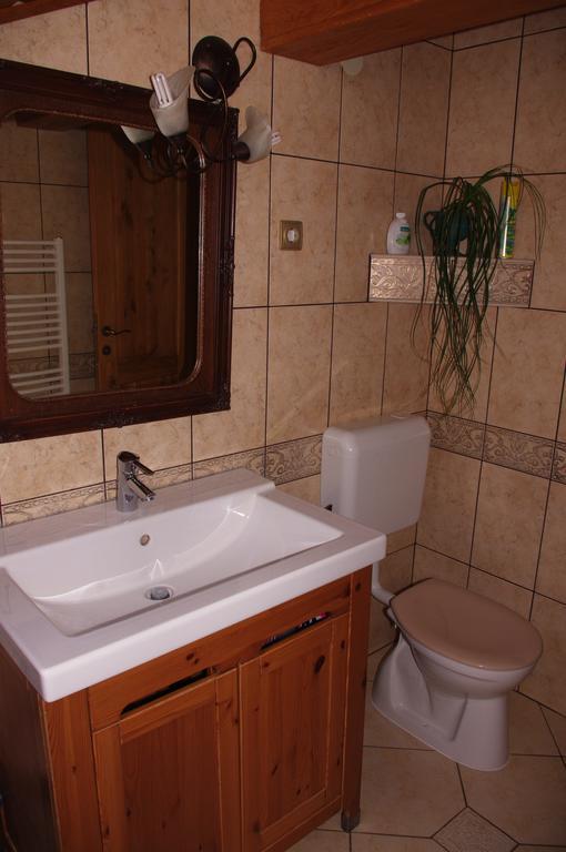 Toelgyfakucko Apartman Hotel Baja Værelse billede
